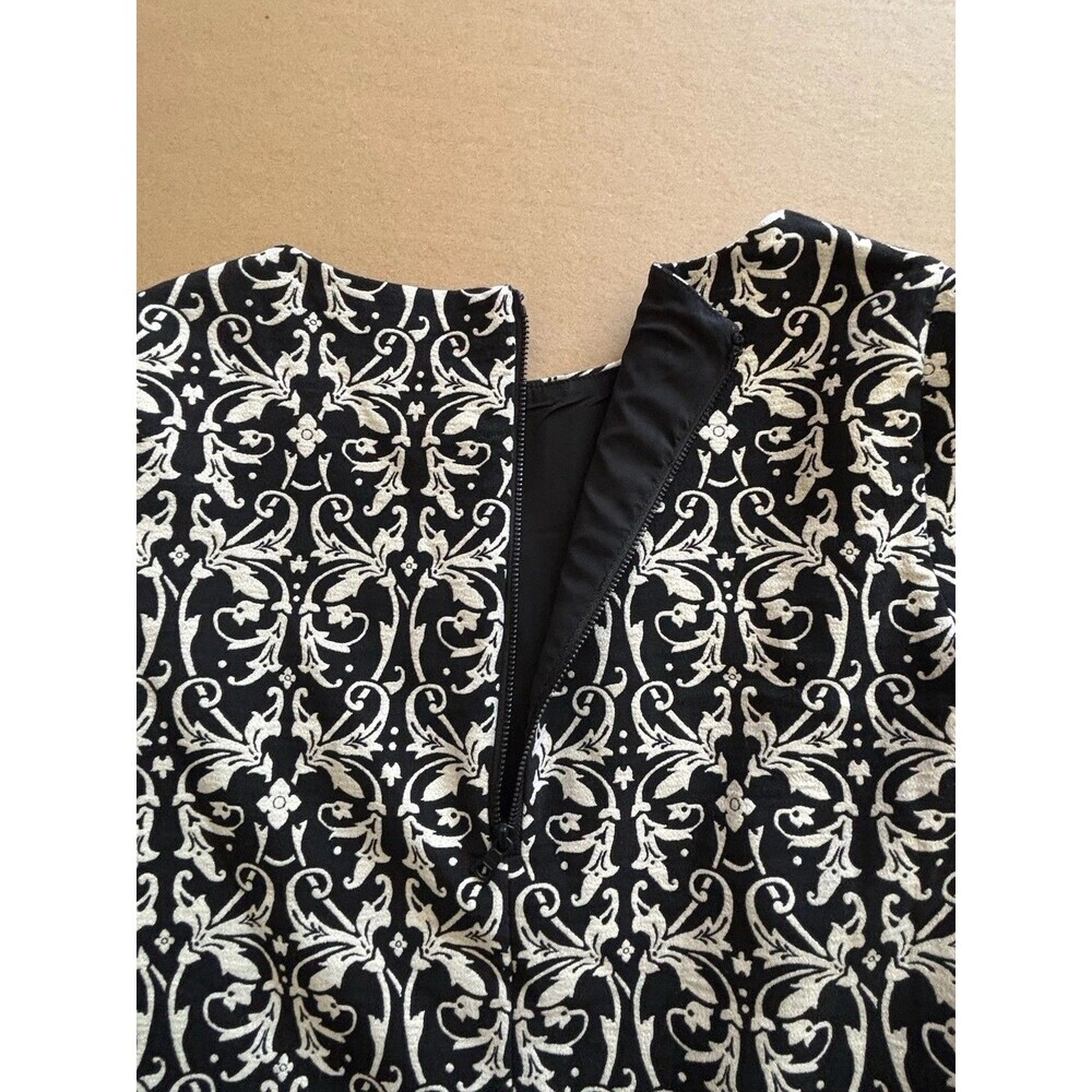 Alice + Olivia Boatneck Bell Sleeve Damask Blouse Women’s Black Gold Top Sz 2 - Picture 13 of 13